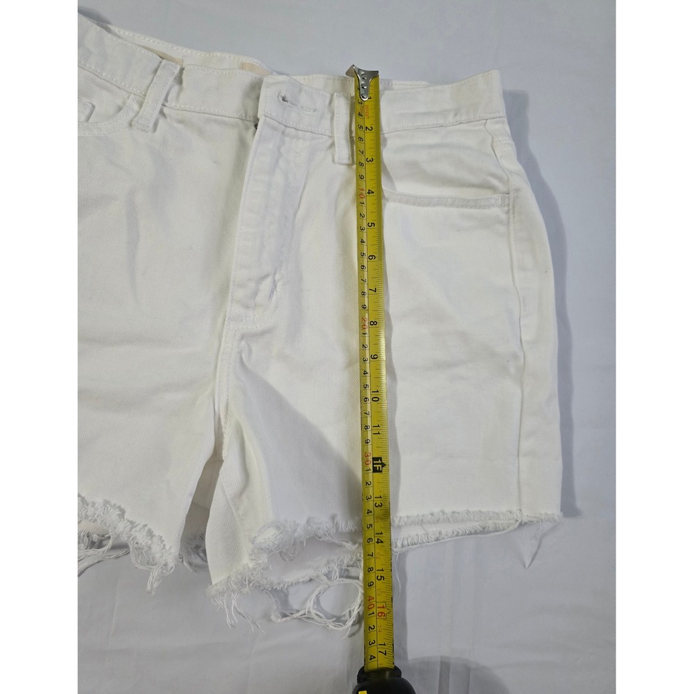 Universal Thread White Denim Boyfriend Shorts Size 4 High Rise Frayed Raw Hem - Picture 6 of 14
